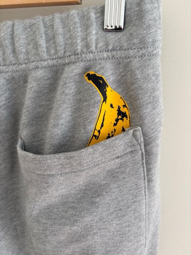 Chándal Kaws x Uniqlo Gris