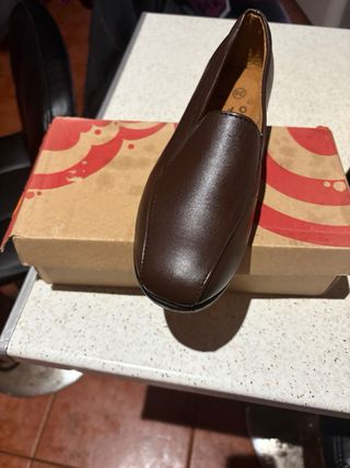 Zapatos de invierno marrones nuevos varios números