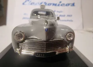 Peugeot 203 Taxi Lyon 1955 escala 1/43