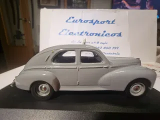 Peugeot 203 Taxi Lyon 1955 escala 1/43