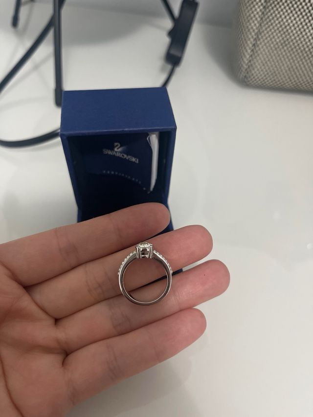 Anillo Swarovski Plata  talla :52