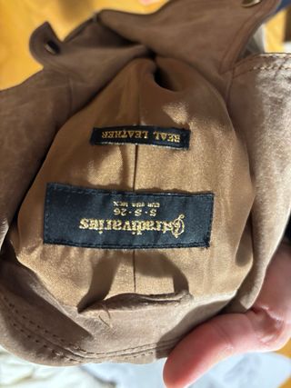 Chaqueta Stradivarius efecto ante marrón