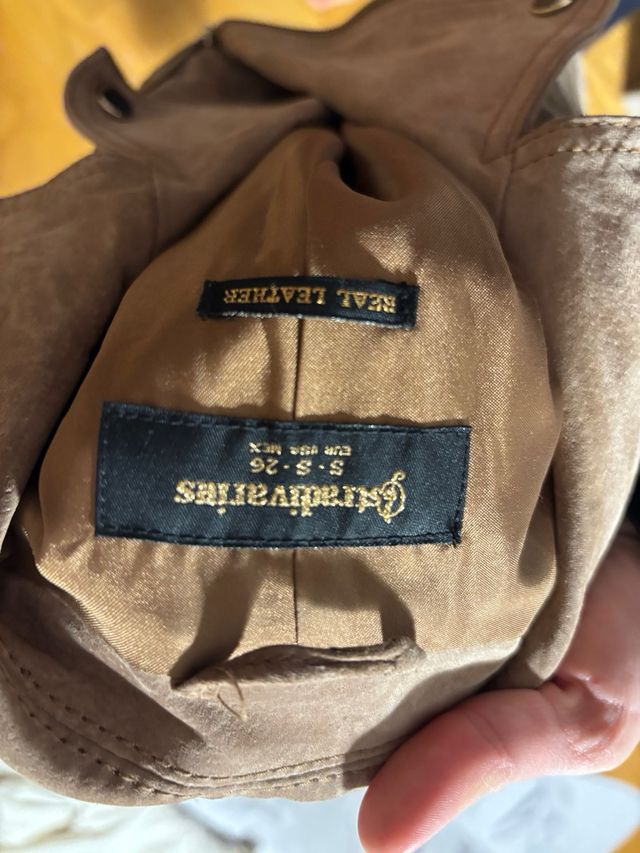 Chaqueta Stradivarius efecto ante marrón