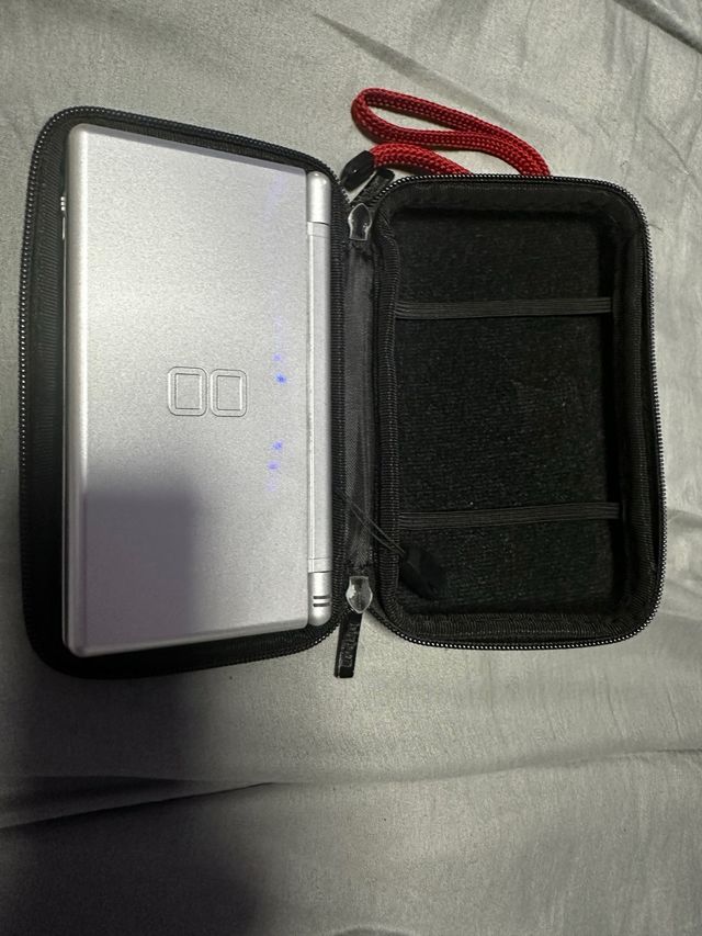 Pack PS Vita + Nintendo DS Lite + DSi XL Mario 25ª