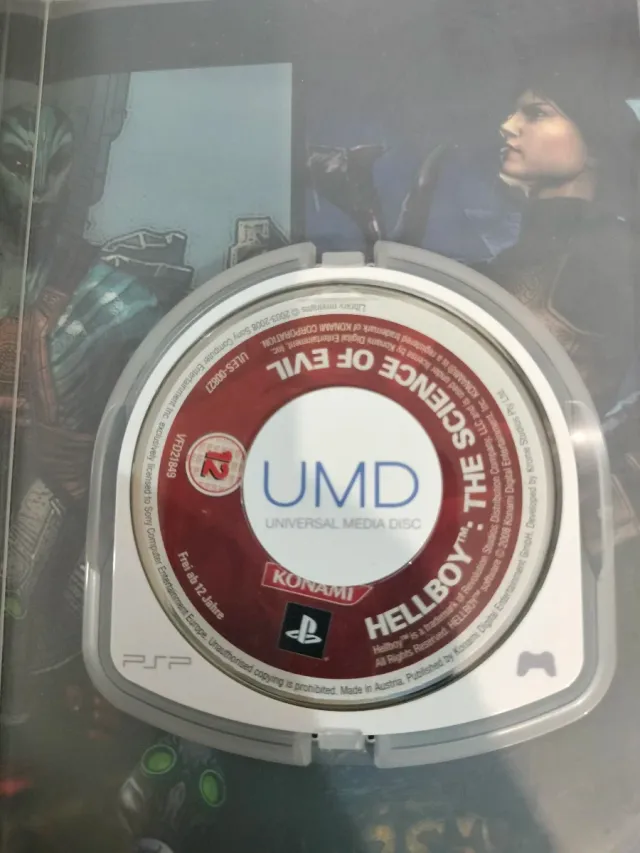 Juego PSP Hellboy: The Science of Evil