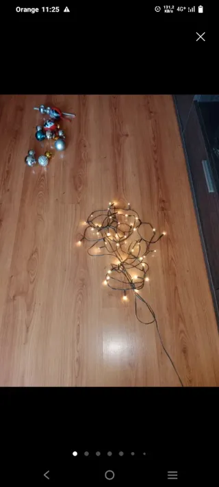 Decoración Navideña: Bolas, Guirnaldas y Belén