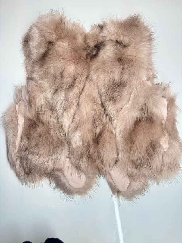 Chaleco pelo sintético beige