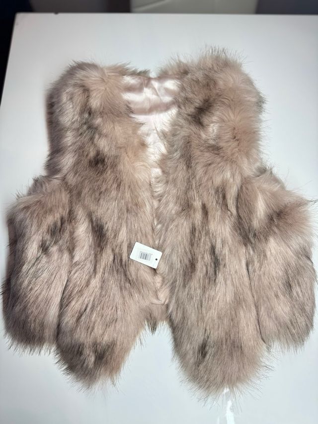 Chaleco pelo sintético beige