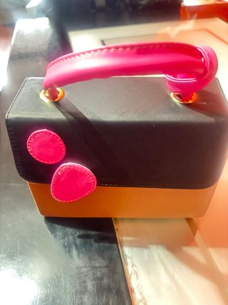 Bolso de mano negro y rosa nuevo