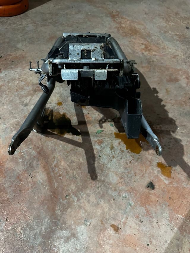 Subchasis Yamaha FZ6 Gris Completo