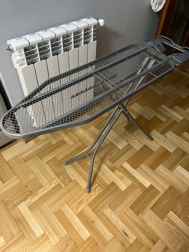 Tabla de planchar metálica plegable