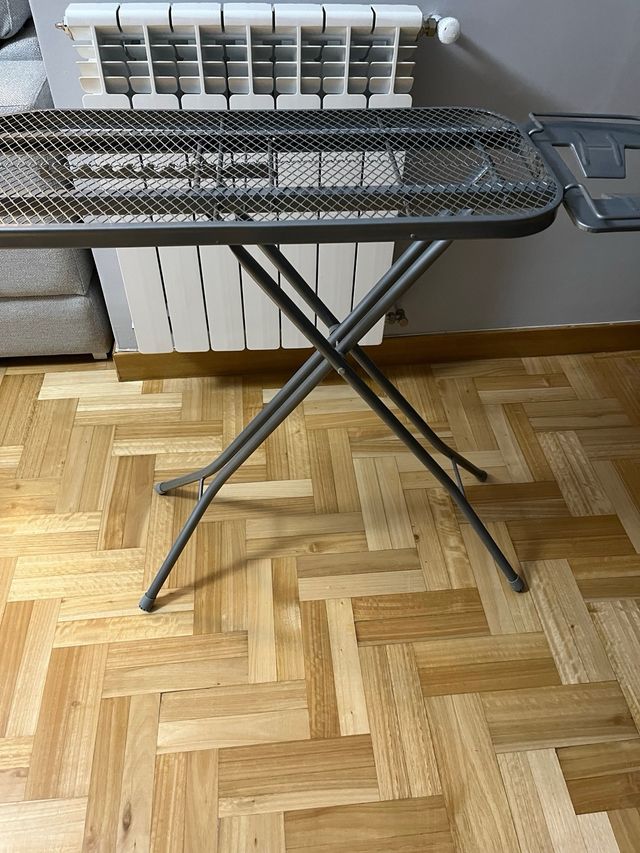 Tabla de planchar metálica plegable
