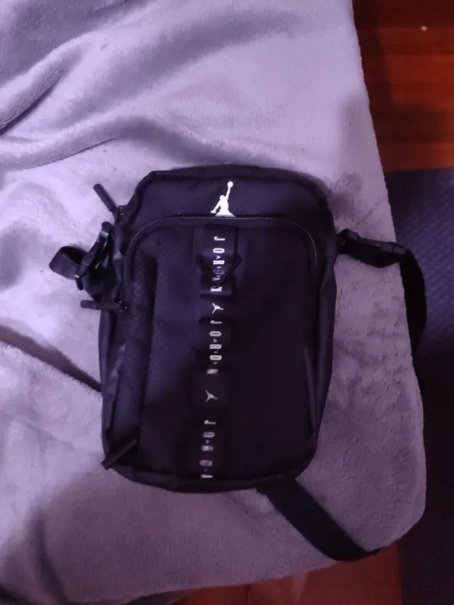 Riñonera Jordan Negra