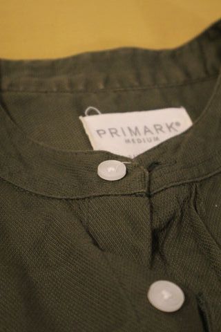 Camisa verde cropped Primark Talla M