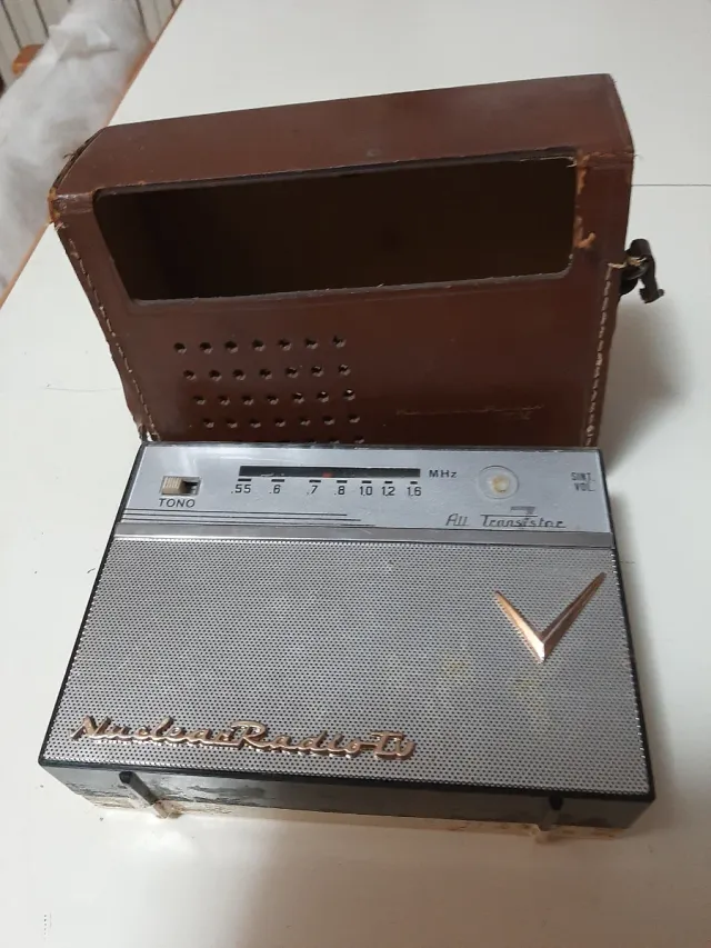 Radio Transistor SINT. Oro/Plata