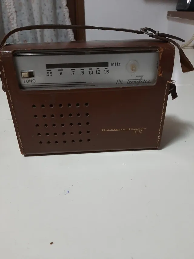 Radio Transistor SINT. Oro/Plata