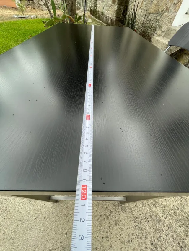 Mesa alta com 4 cadeiras