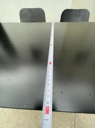 Mesa alta com 4 cadeiras