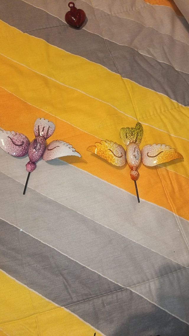 Colibrí decorativo metálico rosa y blanco