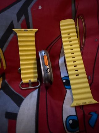 Apple Watch Ultra Plata con Correa Amarilla