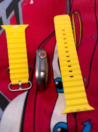 Apple Watch Ultra Plata con Correa Amarilla