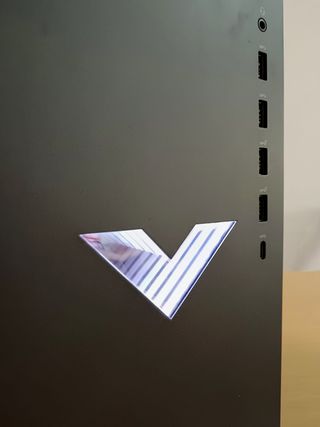 RYZEN 5 5600G 16GB HP VICTUS 15L PC