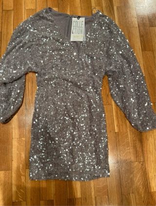 Vestido plateado con tachuelas fiesta nuevo