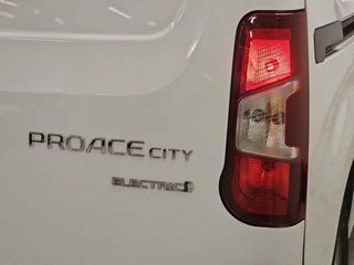 Toyota Proace City Verso EV 50kW Family Active L1 100 kW (136 CV)