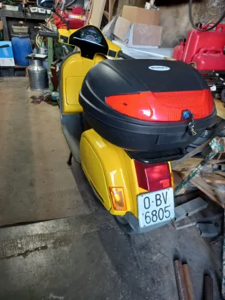 Vespa FL 125 Correos Amarilla