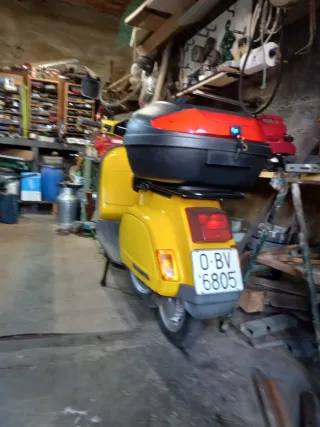 Vespa FL 125 Correos Amarilla