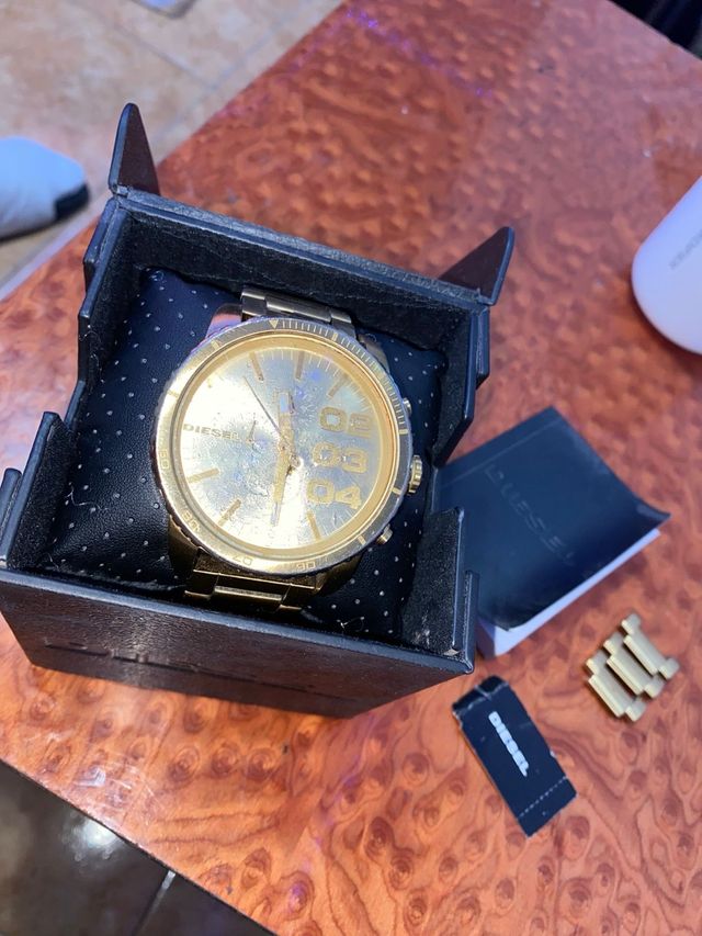 Reloj Diesel Dorado
