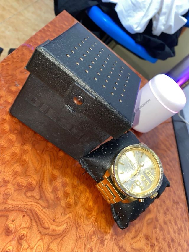 Reloj Diesel Dorado