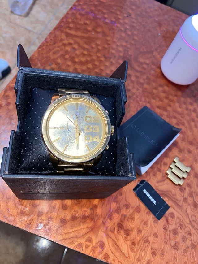 Reloj Diesel Dorado