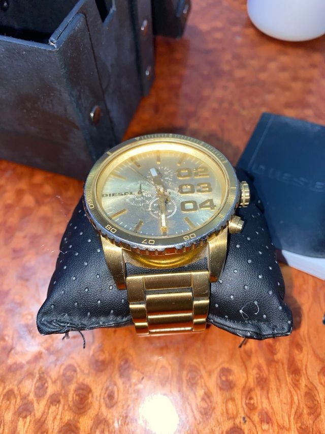 Reloj Diesel Dorado