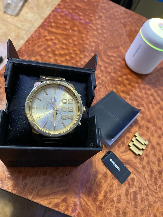 Reloj Diesel Dorado