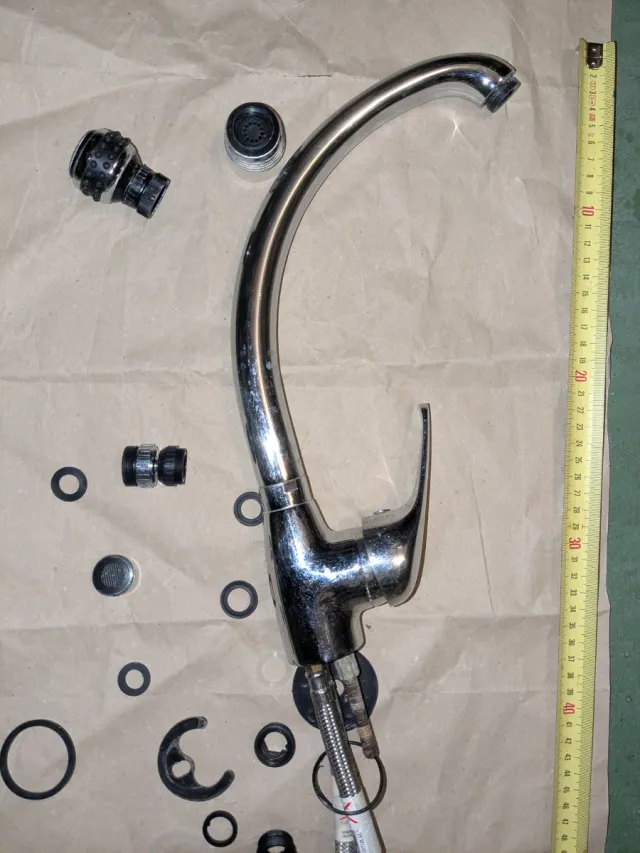 Grifo Cocina Metal y Plástico