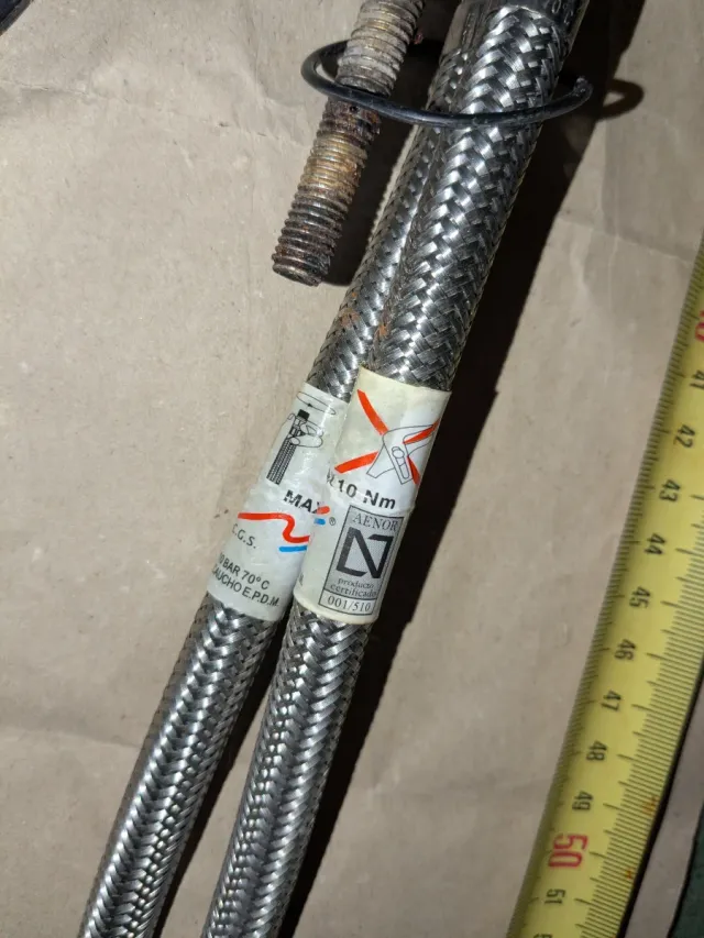 Grifo Cocina Metal y Plástico