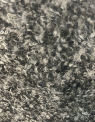 Abrigo Desigual gris y multicolor.