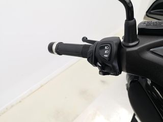 YAMAHA X-MAX 300 TECH MAX 2022 5322 kms.