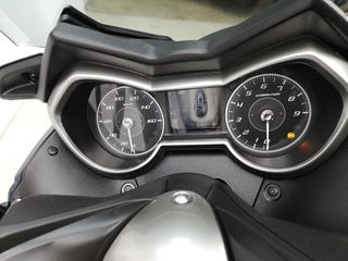 YAMAHA X-MAX 300 TECH MAX 2022 5322 kms.
