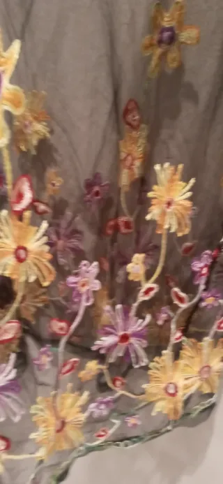 Chaqueta tul bordada flores negra