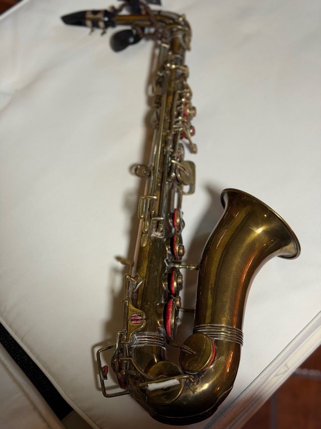 Saxofón decorativo