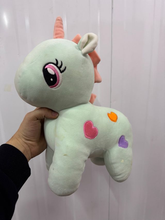 Peluche unicornio mint con corazones