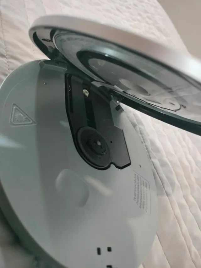 Reproductor CD Akai PD-X4440R Portátil