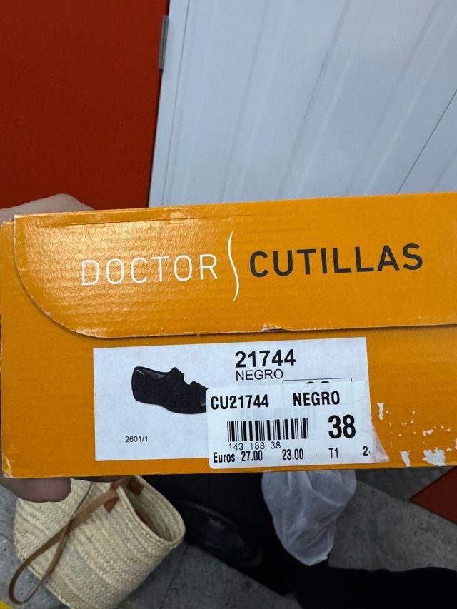 Zapatillas Doctor Cutillas Negras Talla 38