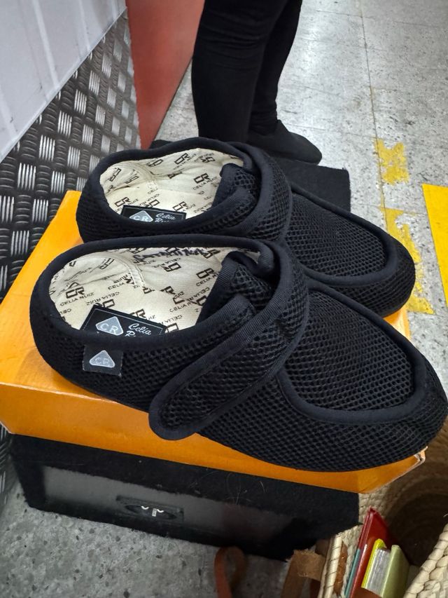 Zapatillas Doctor Cutillas Talla 38 Negras