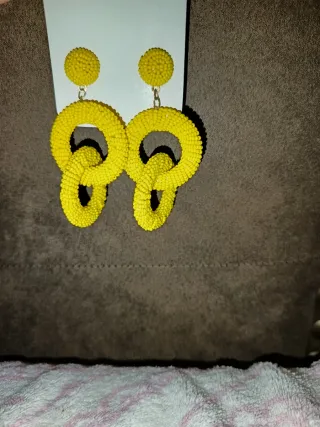 Pendientes largos mostacillas amarillas