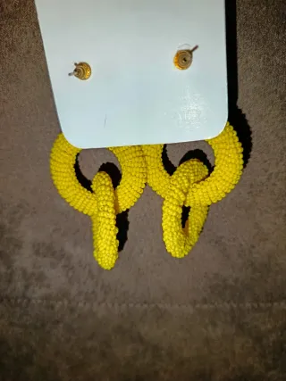 Pendientes largos mostacillas amarillas