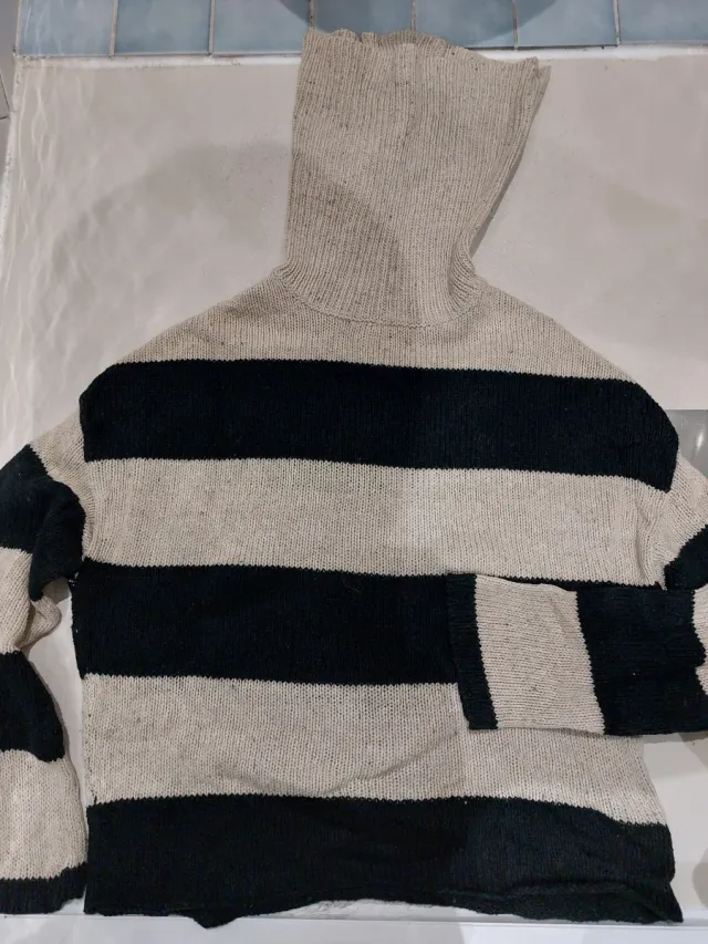 Jersey de punto rayas beige y negro