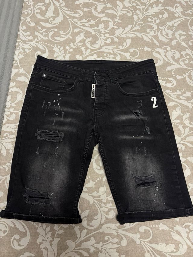 Vaqueros ICON cortos negros